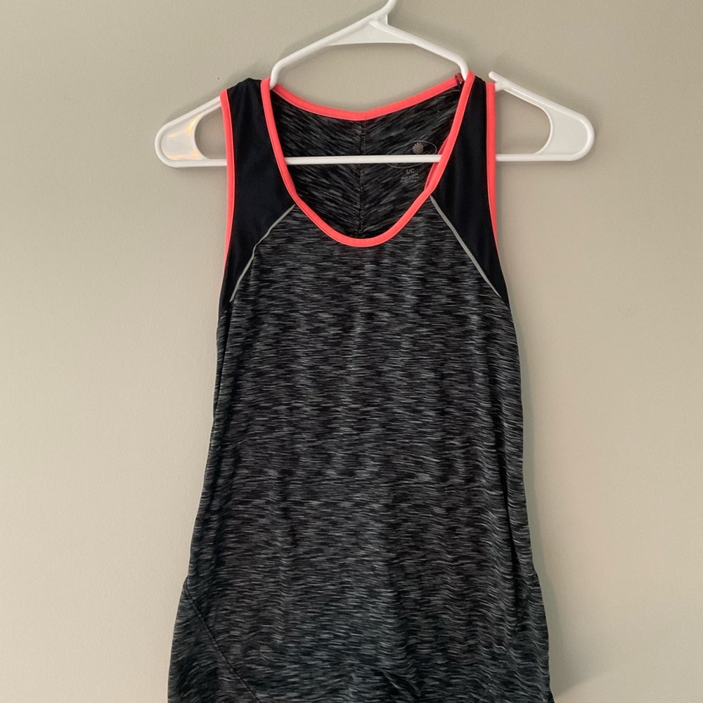 Athletic tank top